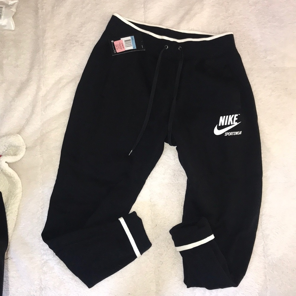 Brand New Women’s Nike Sweatpants